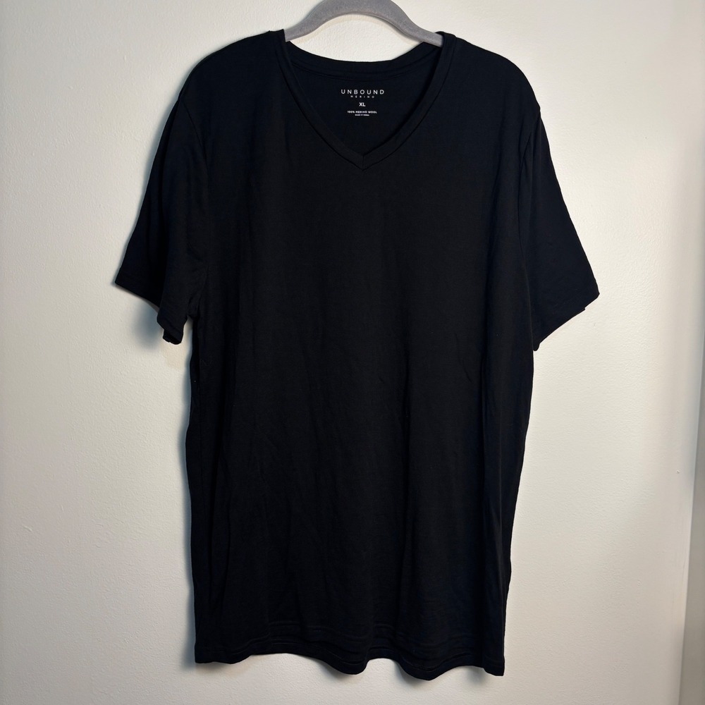 Unbound Merino 100% Merino Wool V Neck T Shirt Men's M Travel Performance Tee